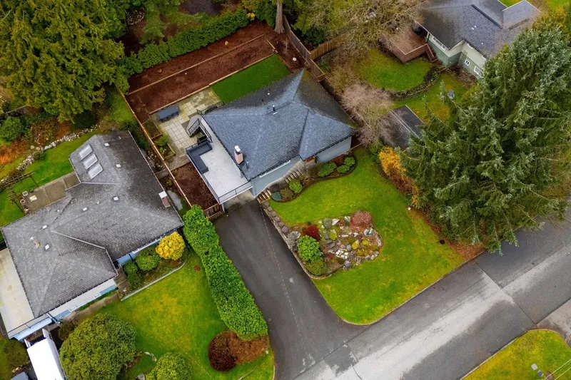 2223 GREYLYNN CRESCENT - photo 2 of 25