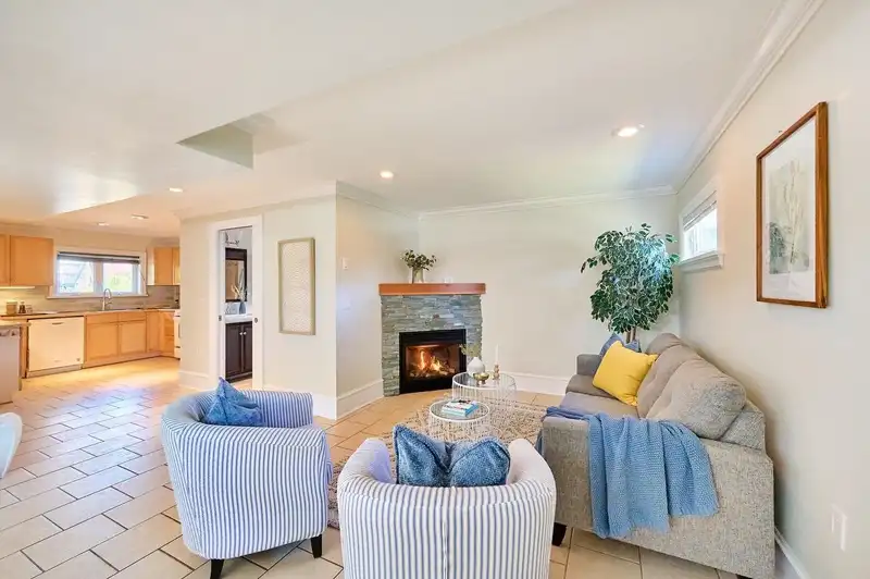 3081 E GEORGIA STREET - photo 4 of 21