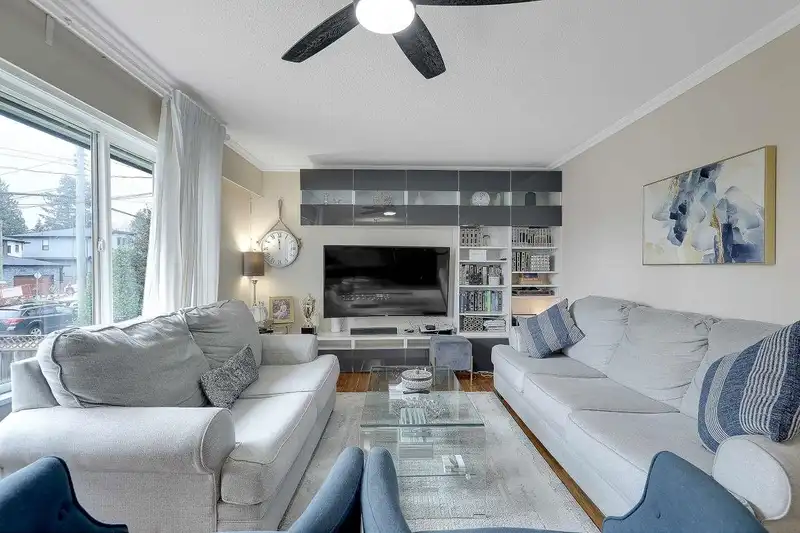 9467 118 STREET - photo 3 of 40