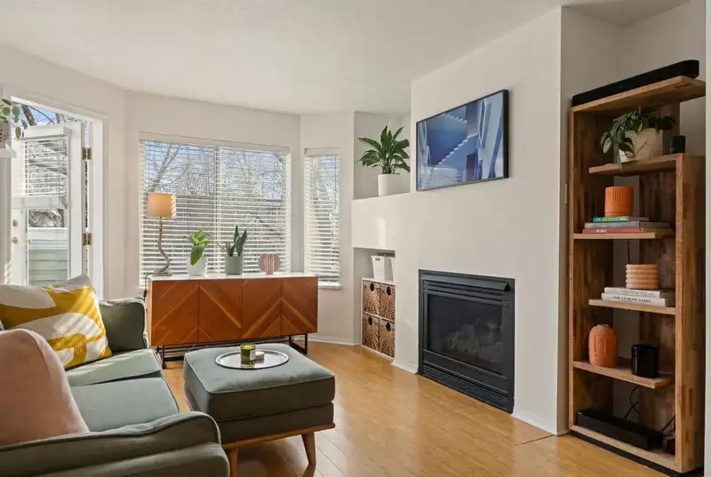 306 1723 FRANCES STREET - photo 4 of 40