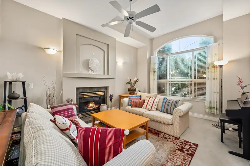 12560 60A AVENUE - photo 4 of 40