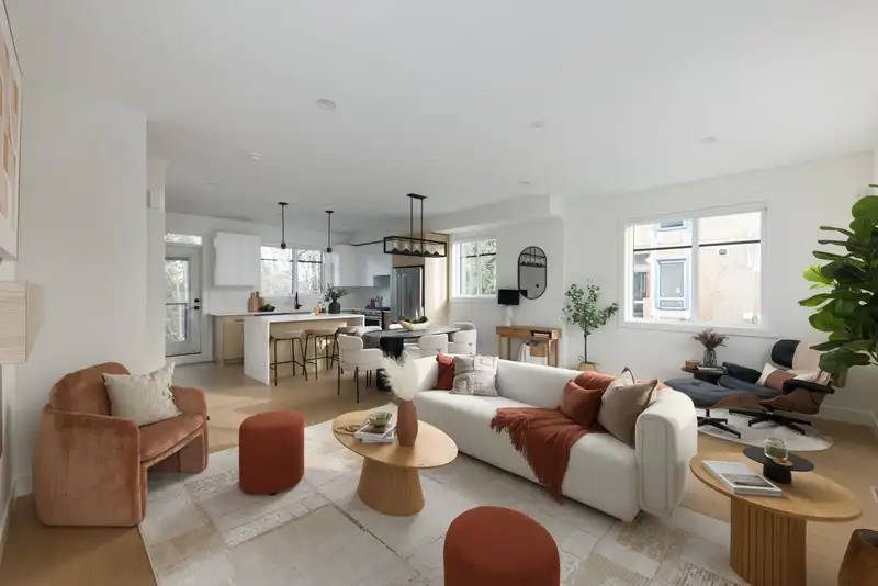10 1641 KING CRESCENT - photo 1 of 8