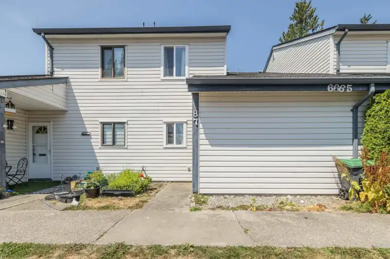 87 6665 138 STREET - photo 1 of 36