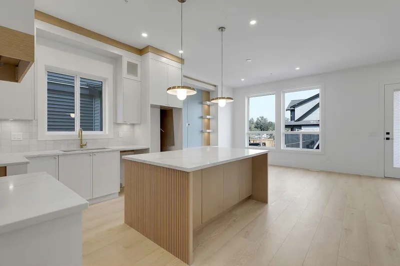 7682 196 STREET - photo 3 of 25