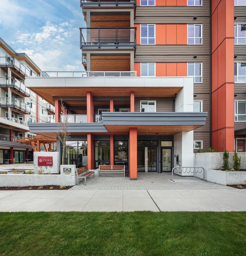 203 13258 105 AVENUE - photo 2 of 22