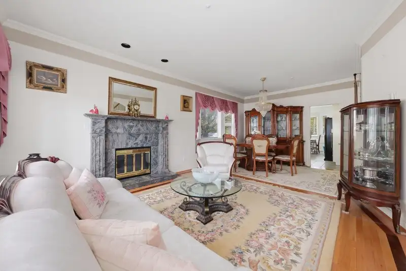 5510 LANARK STREET - photo 4 of 31