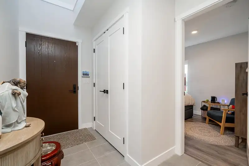7 50 SEAVIEW DRIVE - photo 4 of 38