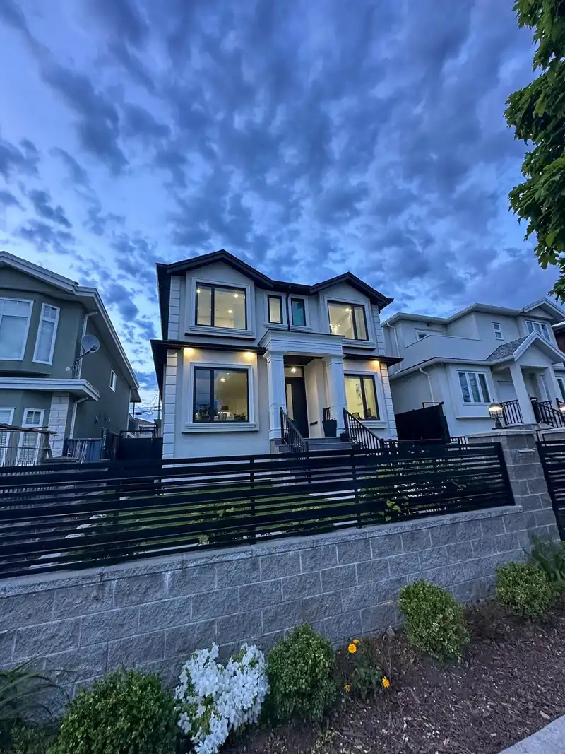 759 E 57TH AVENUE - photo 2 of 37