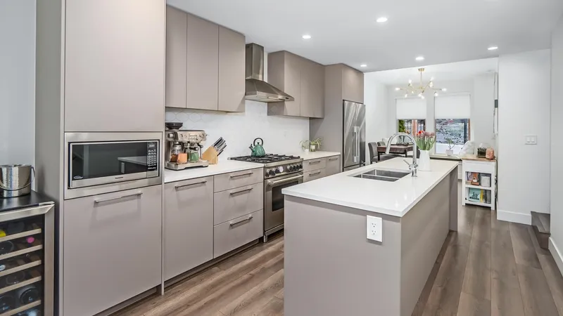 2304 ST ANDREWS STREET - photo 2 of 25