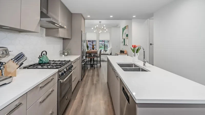 2304 ST ANDREWS STREET - photo 3 of 25