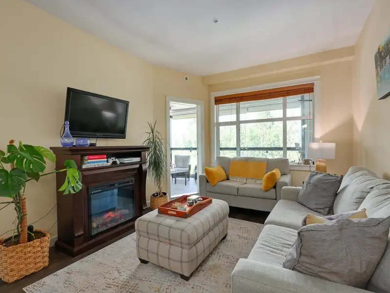 412 8558 202B STREET - photo 2 of 24