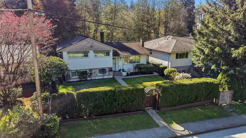 1852 LARSON ROAD - photo 1 of 39