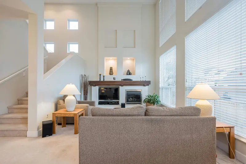 20484 67A AVENUE - photo 3 of 25