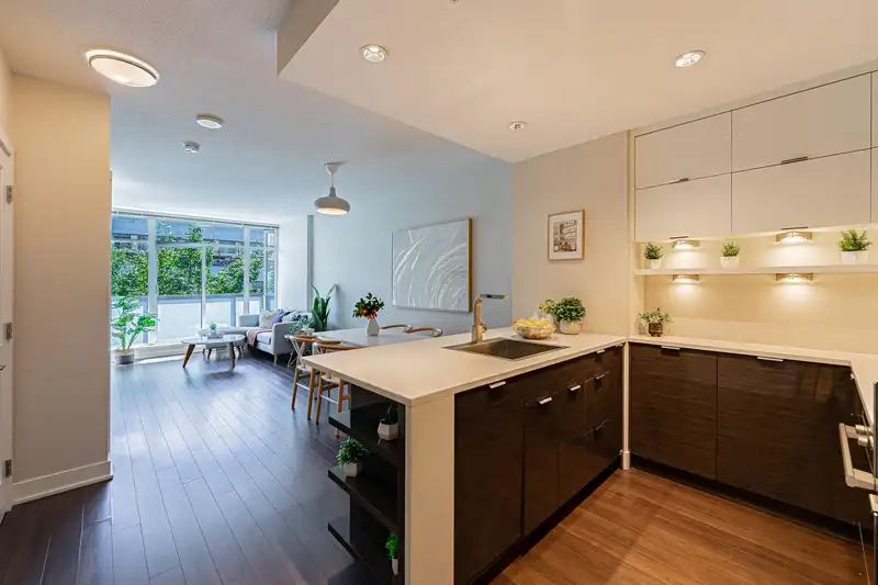 626 1777 W 7TH AVENUE - photo 2 of 27