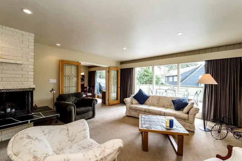 4302 CAROLYN DRIVE - photo 4 of 34