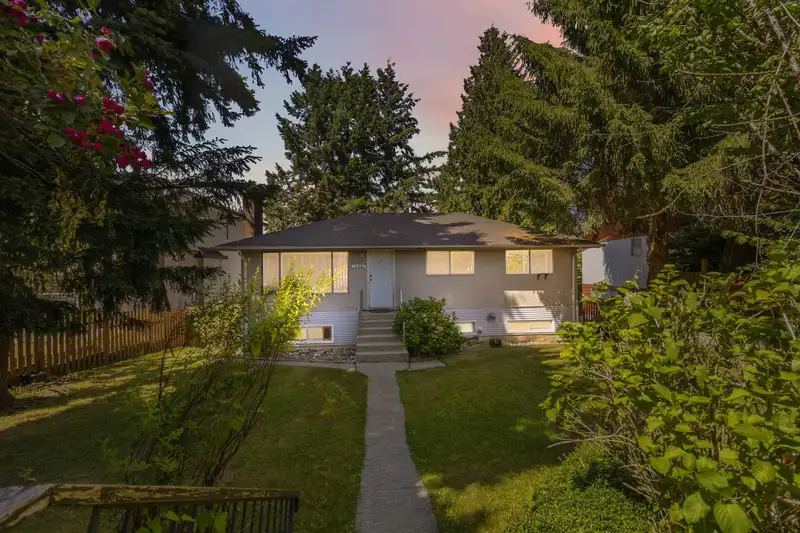 12301 99A AVENUE - photo 1 of 40