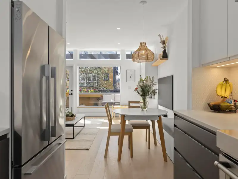 1065 E PENDER STREET - photo 3 of 39