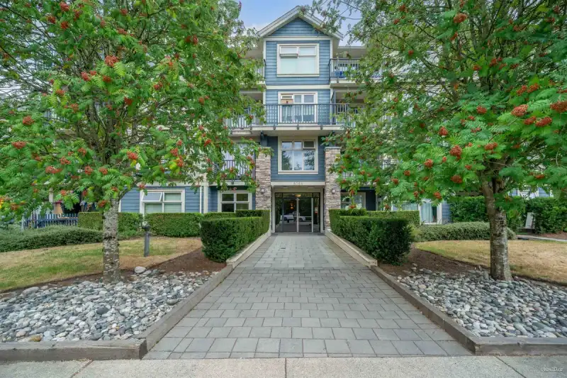 314 8084 120A STREET - photo 1 of 23