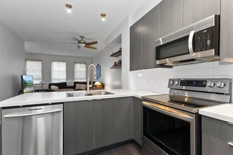 48 19505 68A AVENUE - photo 3 of 27
