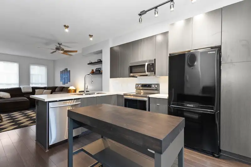48 19505 68A AVENUE - photo 4 of 27