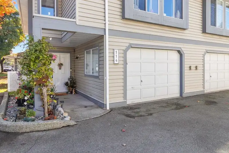 114 750 PRAIRIE AVENUE - photo 3 of 40
