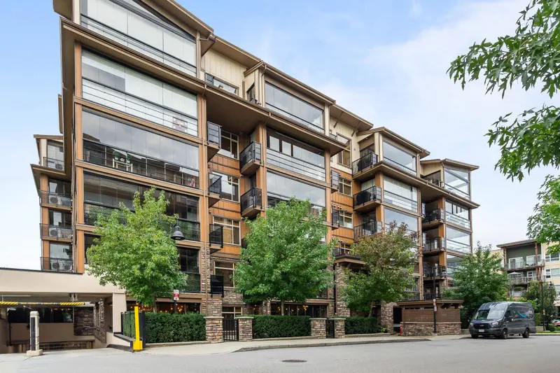 A512 20716 WILLOUGHBY TOWN CENTRE DRIVE - photo 4 of 25