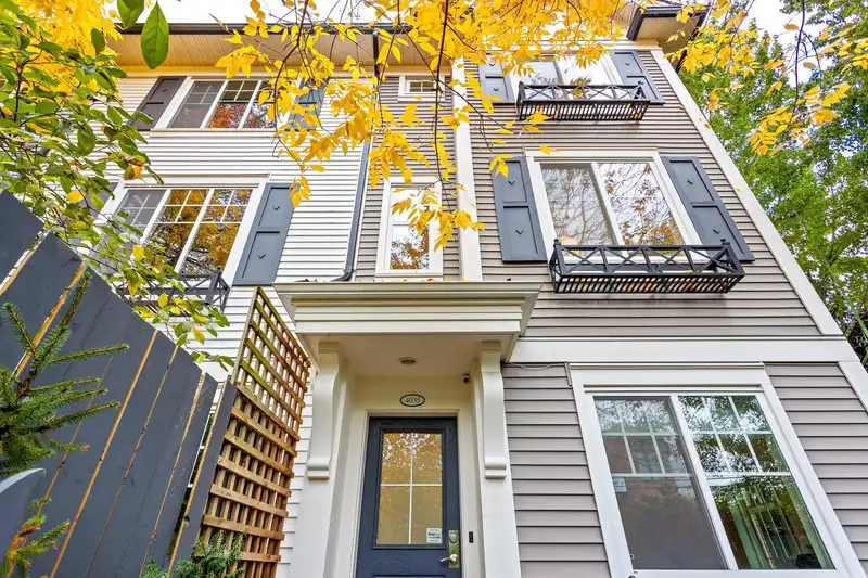 4035 2655 BEDFORD STREET - photo 2 of 31