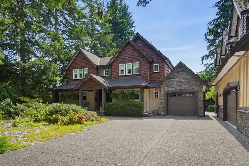 25044 56 AVENUE - photo 2 of 40