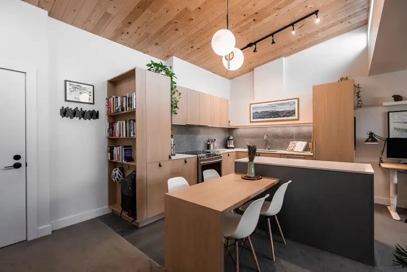 301 2416 W 3RD AVENUE - photo 2 of 33