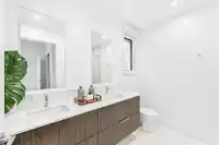 308 2250 E 1ST AVENUE - thumbnail 4