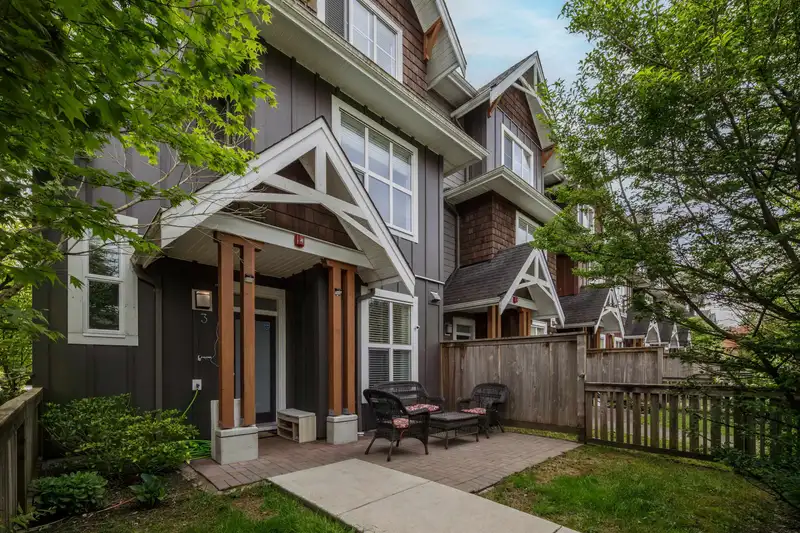 3 2150 SALISBURY AVENUE - photo 1 of 28