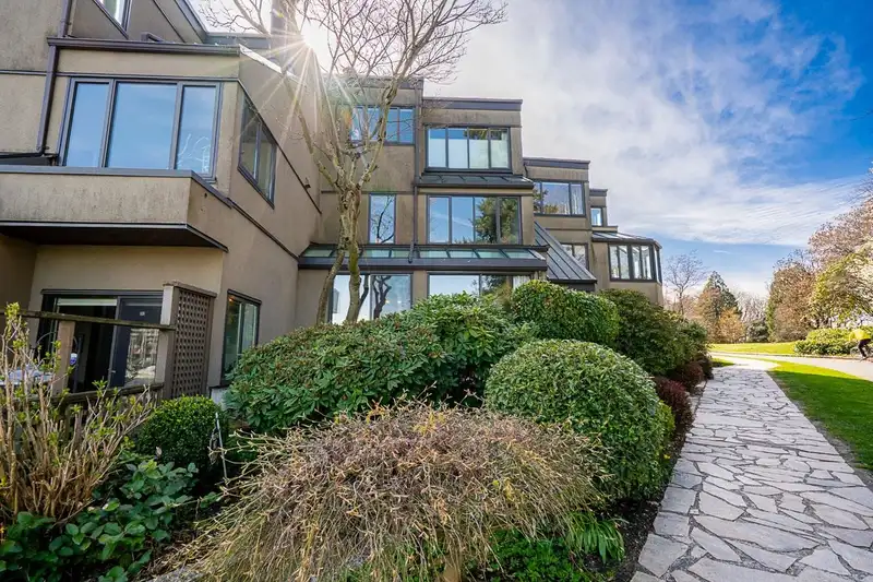 836 MILLBANK - photo 3 of 30