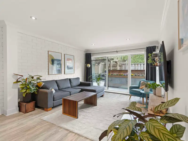 211 2366 WALL STREET - photo 2 of 34
