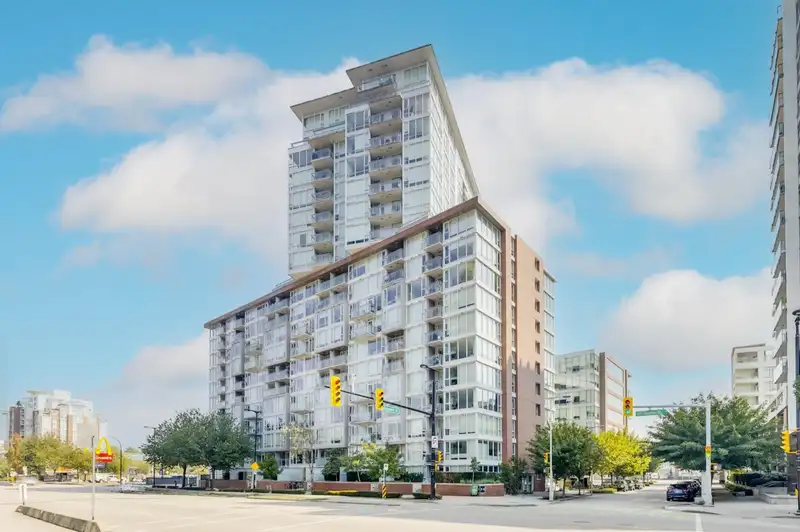 1821 1618 QUEBEC STREET - photo 1 of 29
