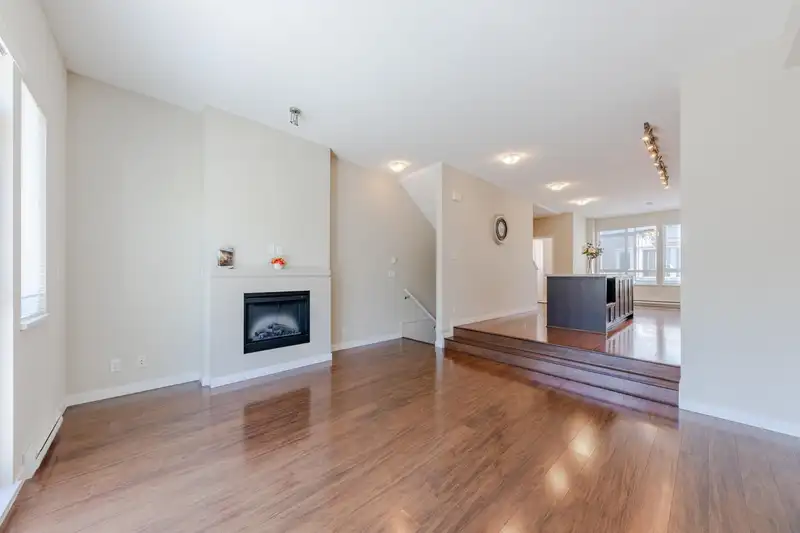 79 1125 KENSAL PLACE - photo 3 of 38