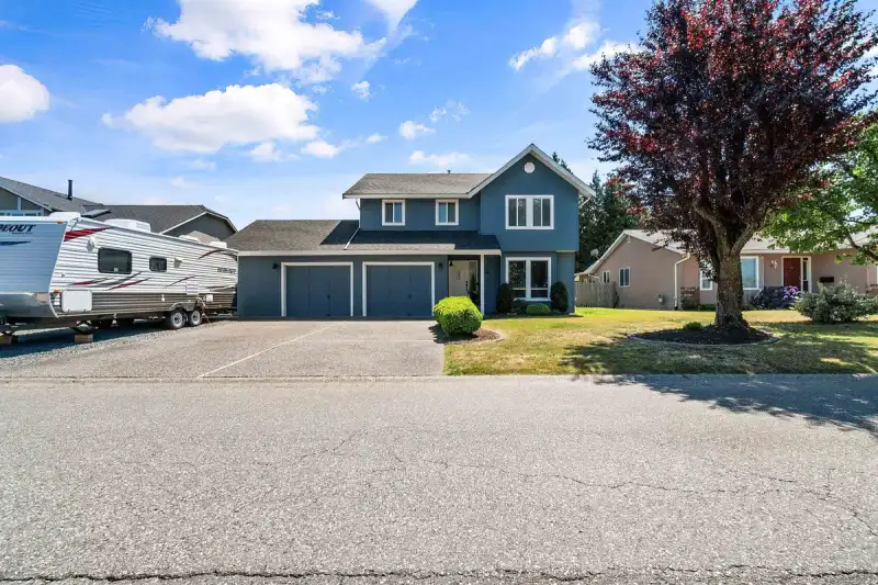 45900 BRITTON AVENUE - photo 1 of 32