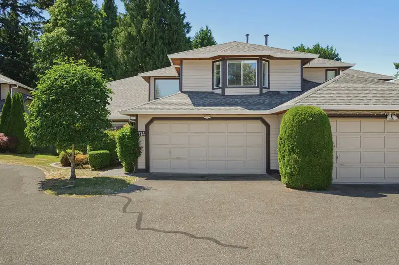 114 11266 72 AVENUE - photo 1 of 40