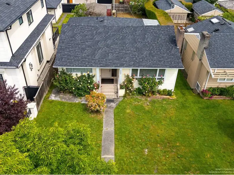 2981 W 20TH AVENUE - photo 2 of 25