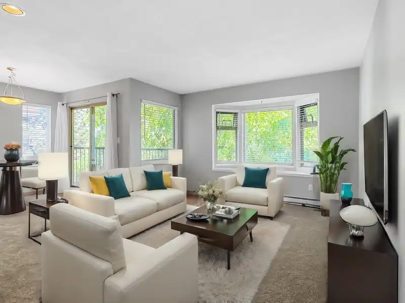 312 737 HAMILTON STREET - photo 2 of 23