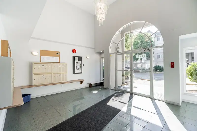 311 33688 KING ROAD - photo 2 of 22