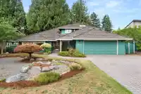 11621 SUMMIT CRESCENT - thumbnail 1