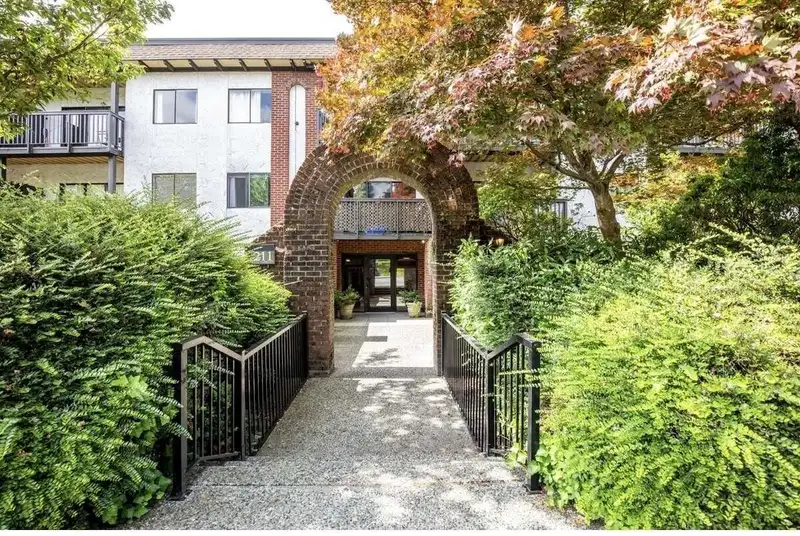 203 211 W 3RD STREET - photo 1 of 18