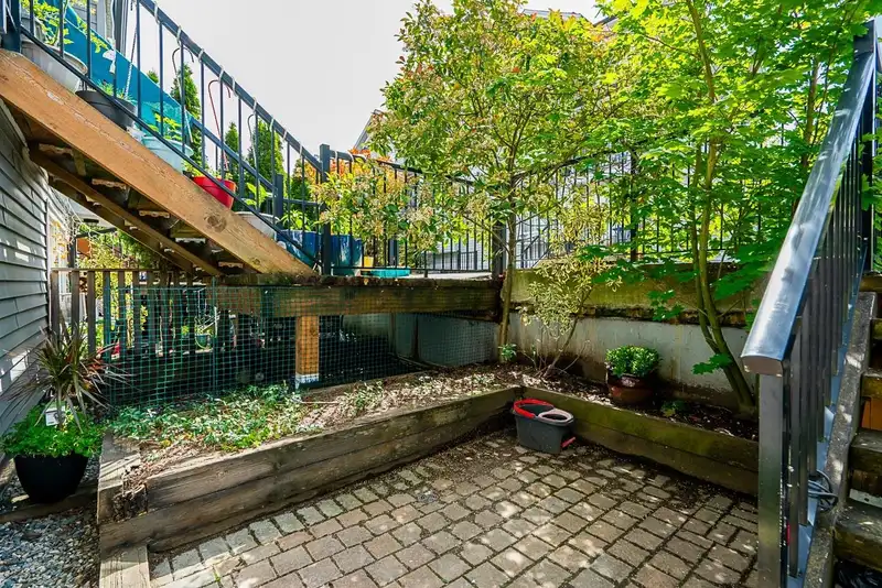 28 11255 132ND STREET - photo 4 of 23