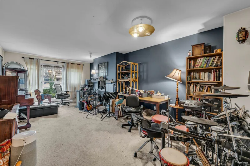 215 8880 JONES ROAD - photo 4 of 9