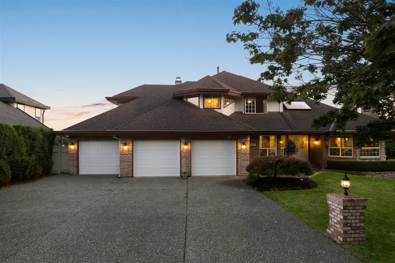 16512 77A AVENUE - photo 2 of 25