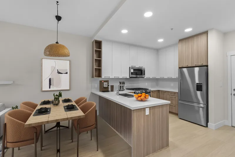 102 14022 NORTH BLUFF ROAD - photo 3 of 25