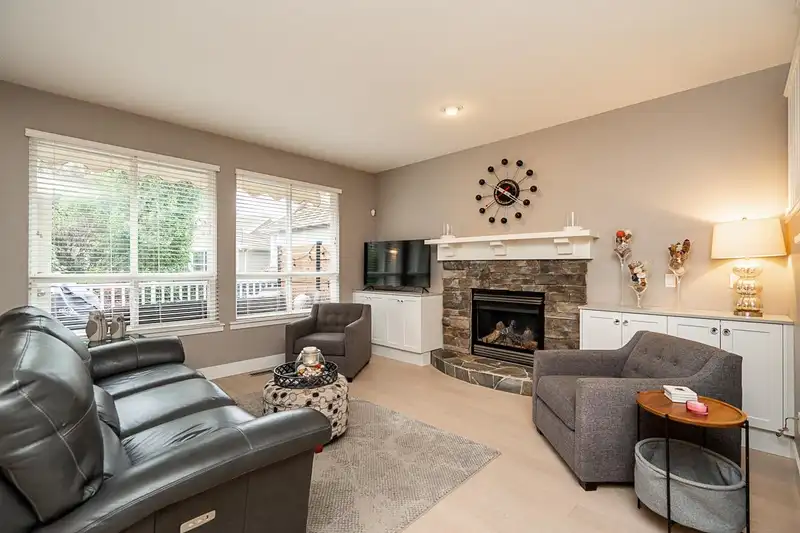 72 15288 36 AVENUE - photo 4 of 38
