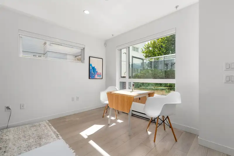221 311 E 16TH AVENUE - photo 2 of 22