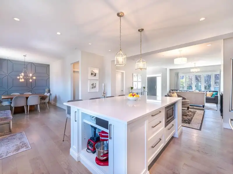 3268 MATAPAN CRESCENT - photo 2 of 37