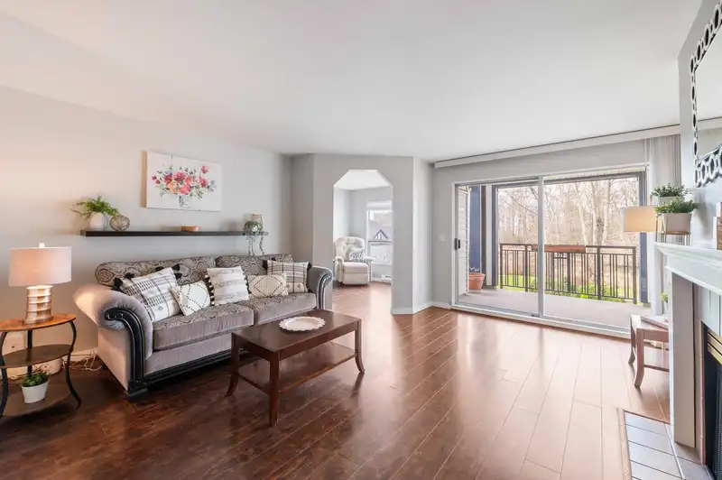307 4955 RIVER ROAD - photo 2 of 32